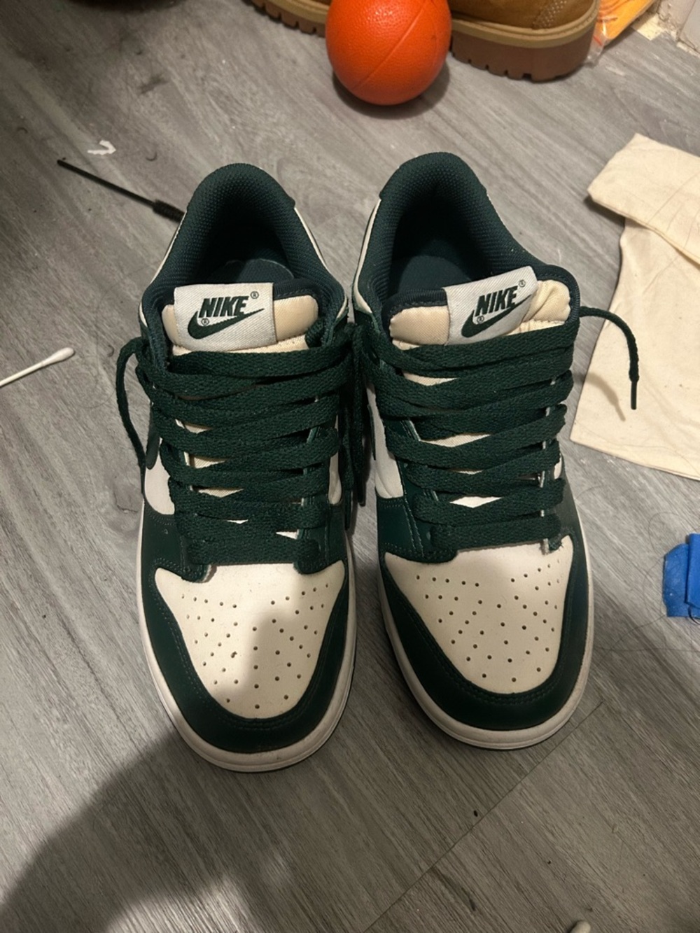Nike Men’s Low-Top Sneakers - Dark Green/White